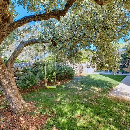 Sven Апартаменты *